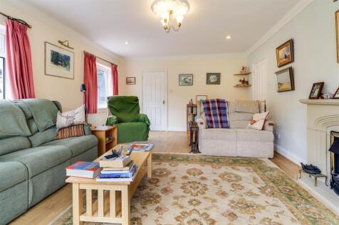Living Room (2)