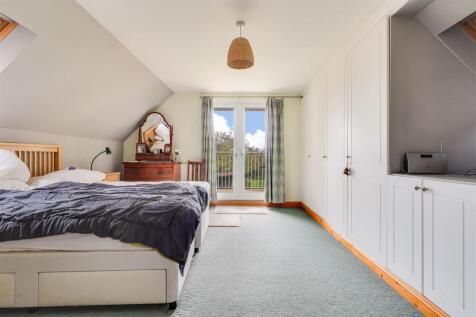 Bedroom 1 (2)