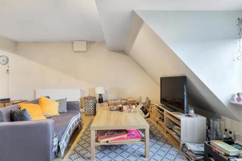 Living / Dining Room (2)