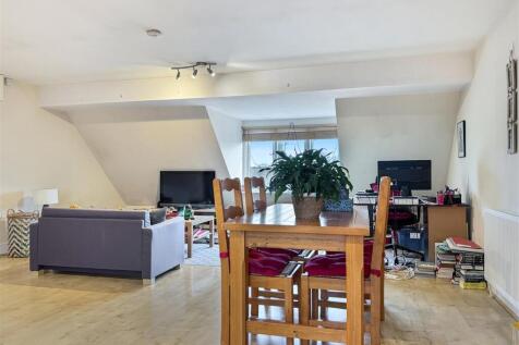 Living / Dining Room (3)