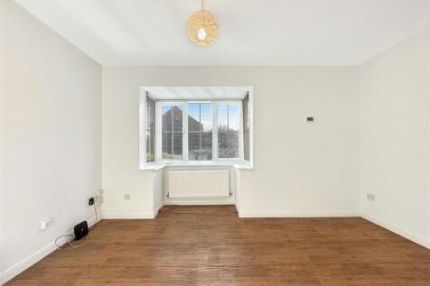 Living / Dining Room (3)