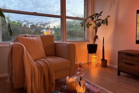 Living room 2.jpg