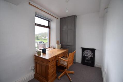 Landing/Office Area