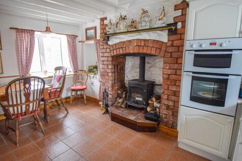 Kitchen/ Breakfast Room