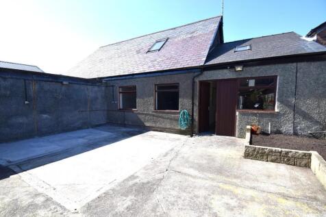 2 Spacious Garages