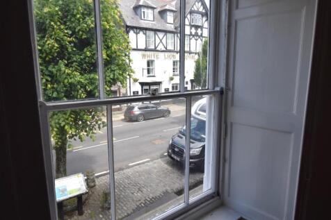 Main Living Room / Lounge