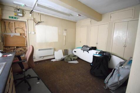 Kitchen / Living Area