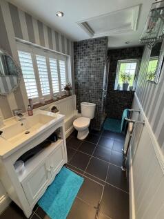 Downstairs shower