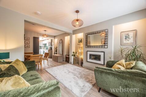 Sitting / Dining Room
