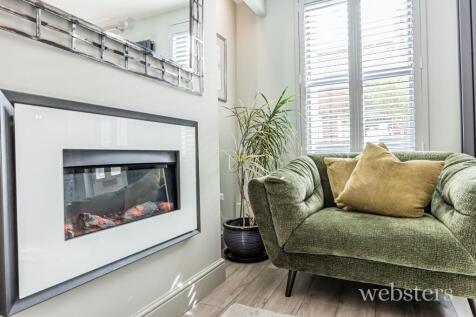 Sitting / Dining Room