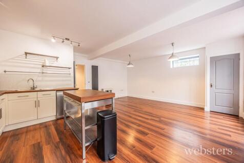 Kitchen / Lounge / Diner