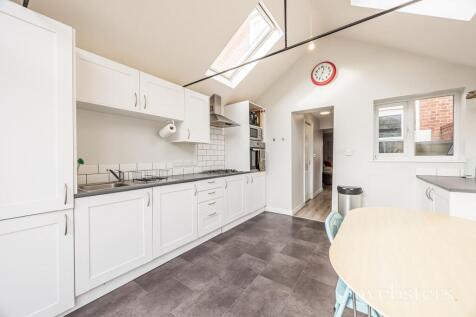 Kitchen / Breakfast Room