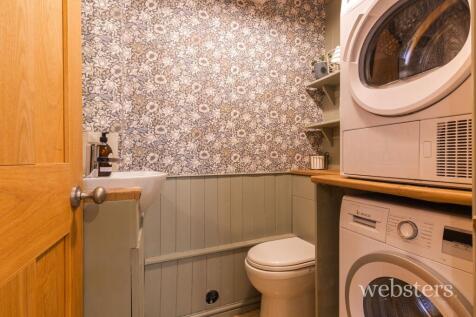 Cloakroom / Utility Area