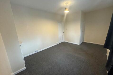 bedroom 2 (2)