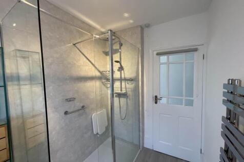 67 Southdown shower 