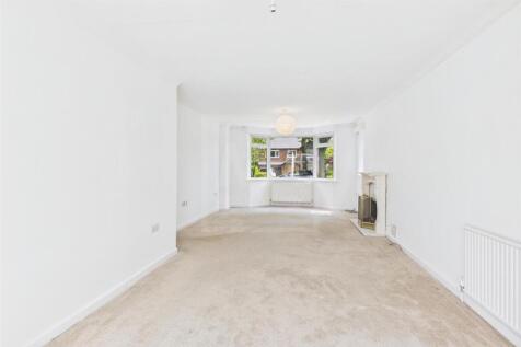 Lounge/Dining Area