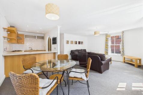 Dining area/Lounge