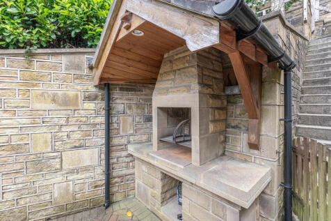 07 - 263 Meltham ...