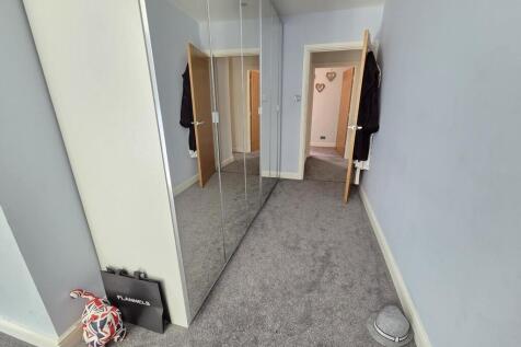 Bedroom 5 dressin...