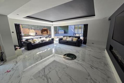 Living area - win...