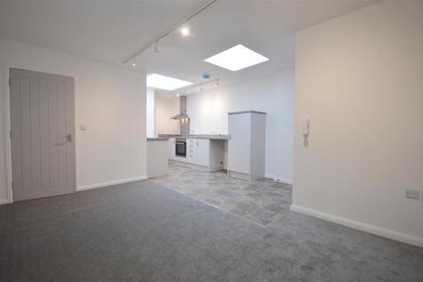 LOUNGE KITCHEN