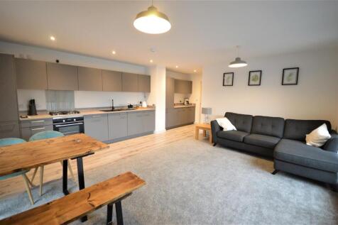 LIVING ROOM KITCHEN