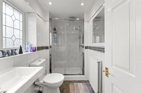 Bed One En-Suite