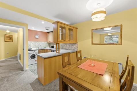 Open Plan Living/Dining Kitchen