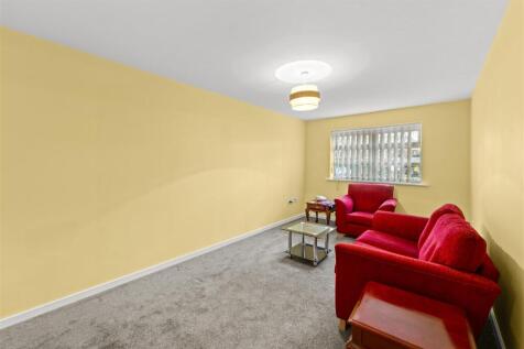 Open Plan Living/Dining Kitchen