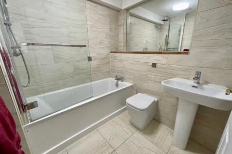 Main bathroom
