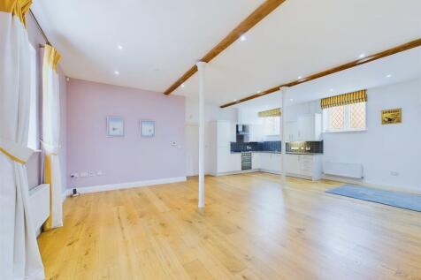 Open Plan Kitchen/Dining/Living Area