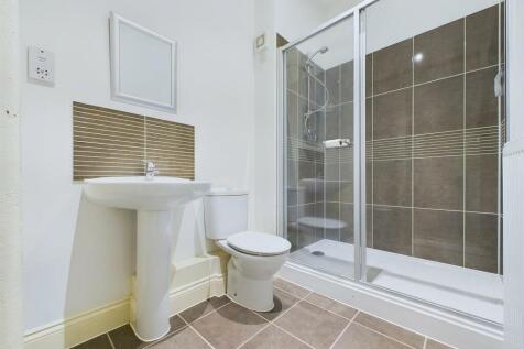 Jack-and-Jill Shower Room