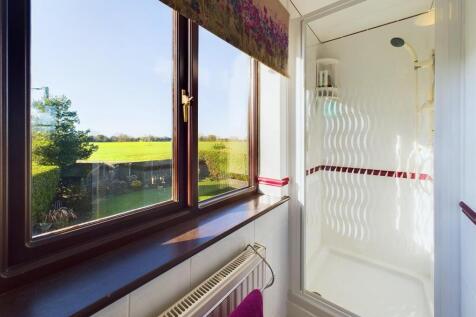 En-Suite 2
