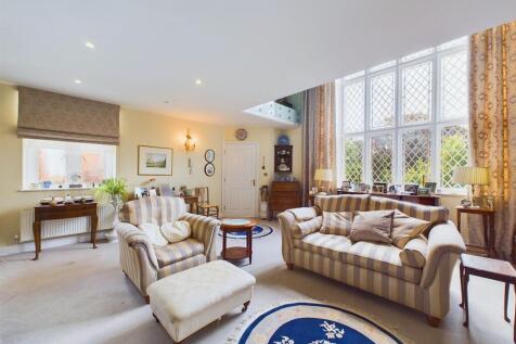 Open Plan Sitting/Dining Room