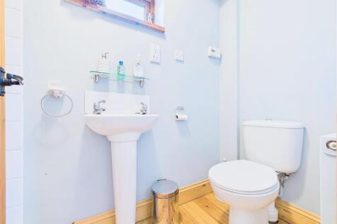 Annexe Shower Room