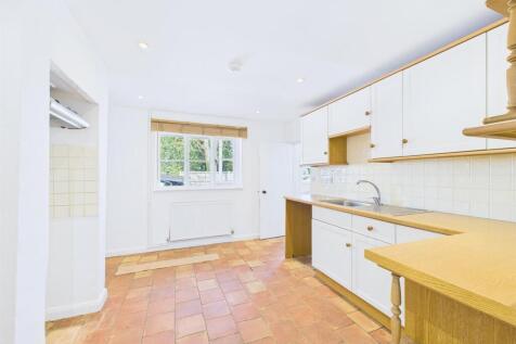 Kitchen 3.jpg