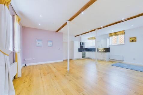 Open Plan Kitchen/Dining/Living Area