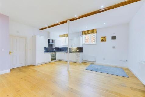 Open Plan Kitchen/Dining/Living Area