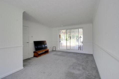 Living Room.jpg