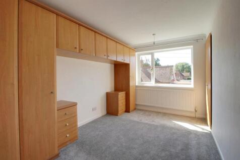 Bedroom 1.jpg