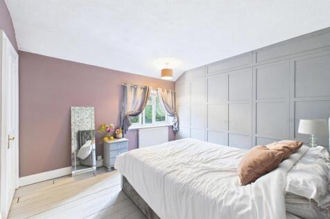 Bedroom 1 2.jpg