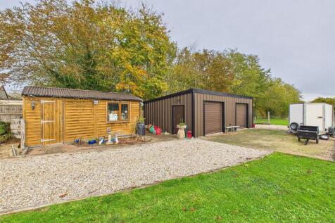 Garaging &amp; Outbuilding