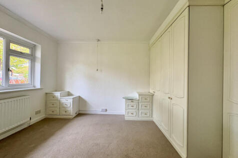 Bedroom 1 Aylesbrook