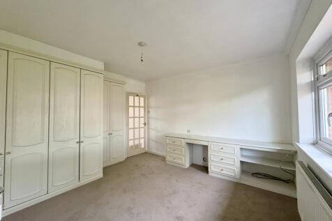 Bedroom 1 Aylesbrook