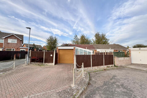 Parking &amp; Garage Alylesbrook