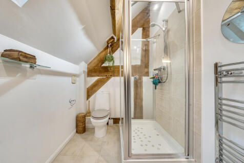 1375073-5-690a389c32475