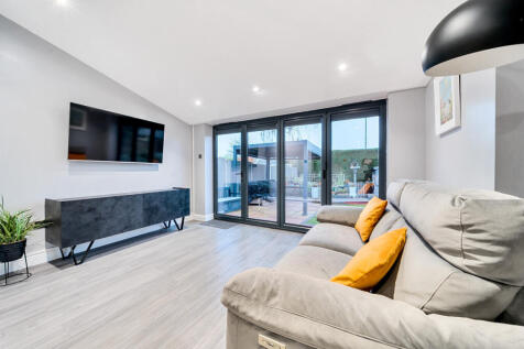 1380792-21-6913721fedc4c