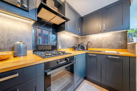 1386201-11-692972fa00e30