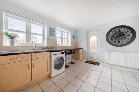 1384629-14-69298eec6c33a