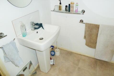 FF shower room